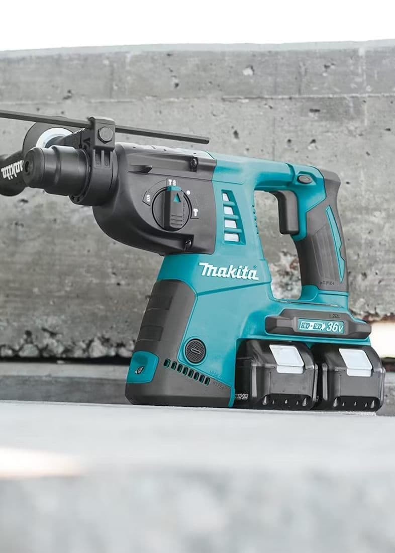 Taladro Makita en acción, ideal para trabajos de perforación en Monterrey.